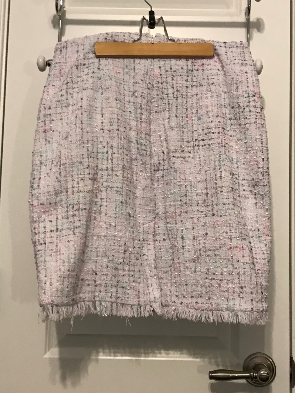 Elle white pastel tweed midi length lined skirt with fringe hem & pockets! (6) - Picture 5 of 16